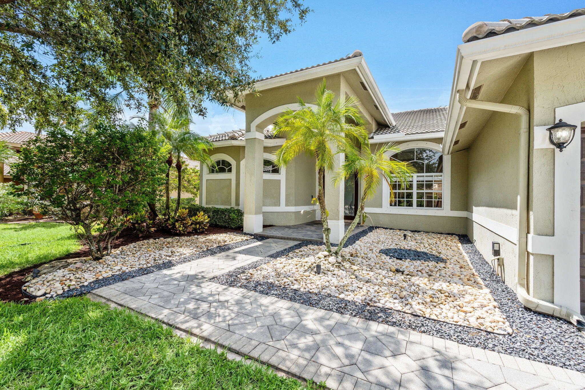 10668 NW 69TH Street — Photo 3