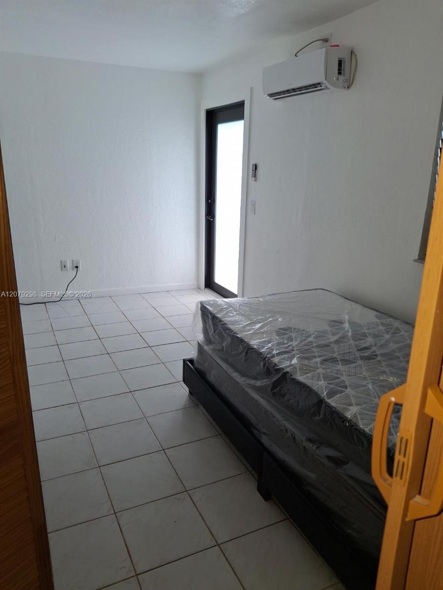735 Sultan Ave # 1 — Photo 3