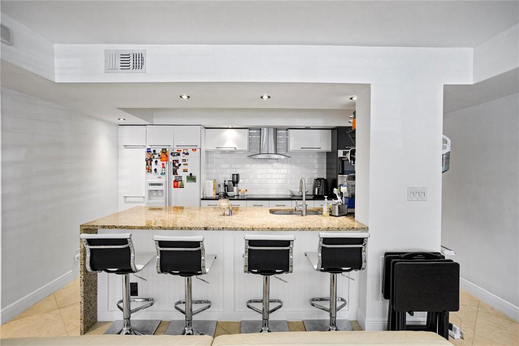 2900 NE 30TH Street # G1 — Photo 4
