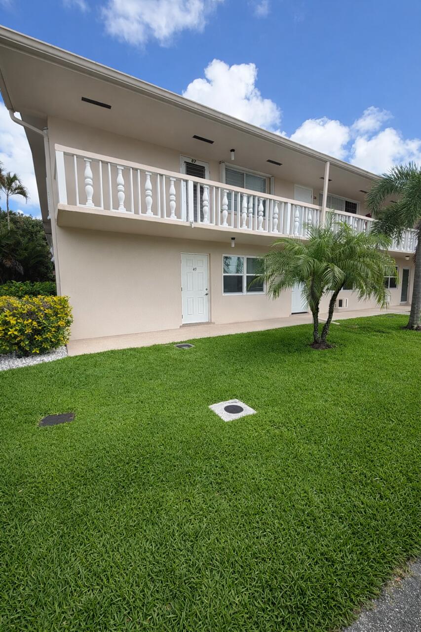 49 Hastings # D, West Palm Beach FL 33417