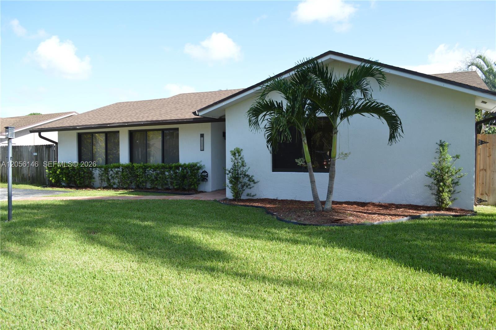 13304 SW 102nd Ter — Photo 2