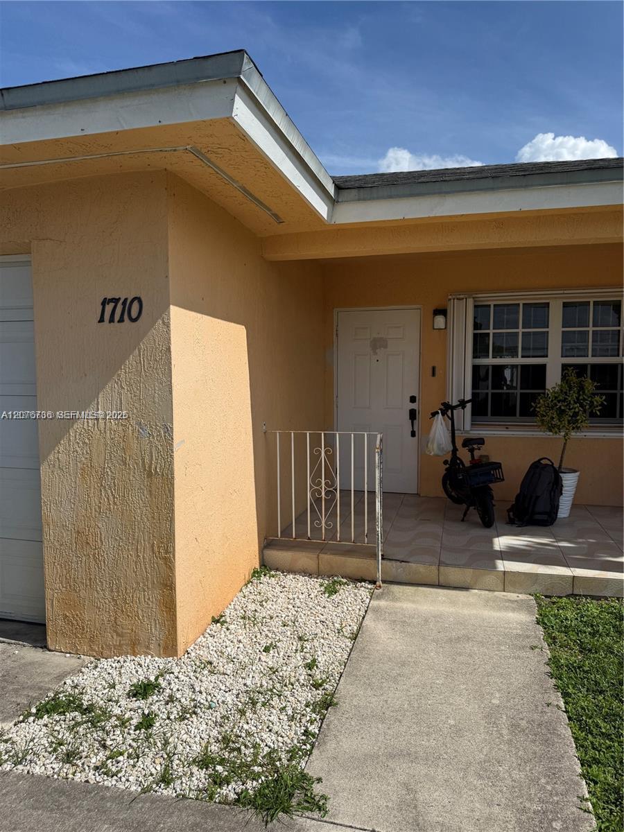 1710 NW 154th St # 1710 — Photo 3