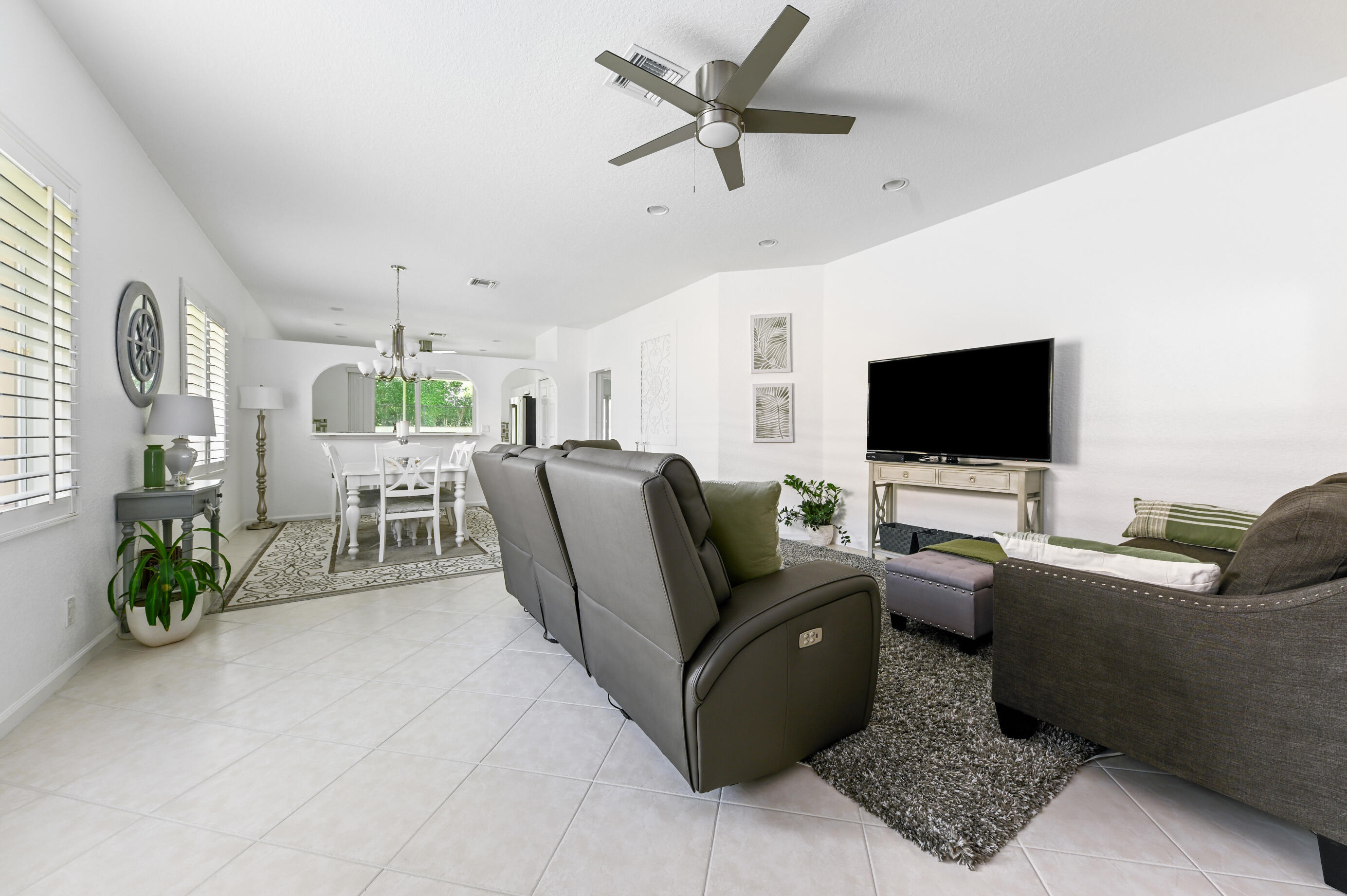 9142 BAY POINT Circle — Photo 4