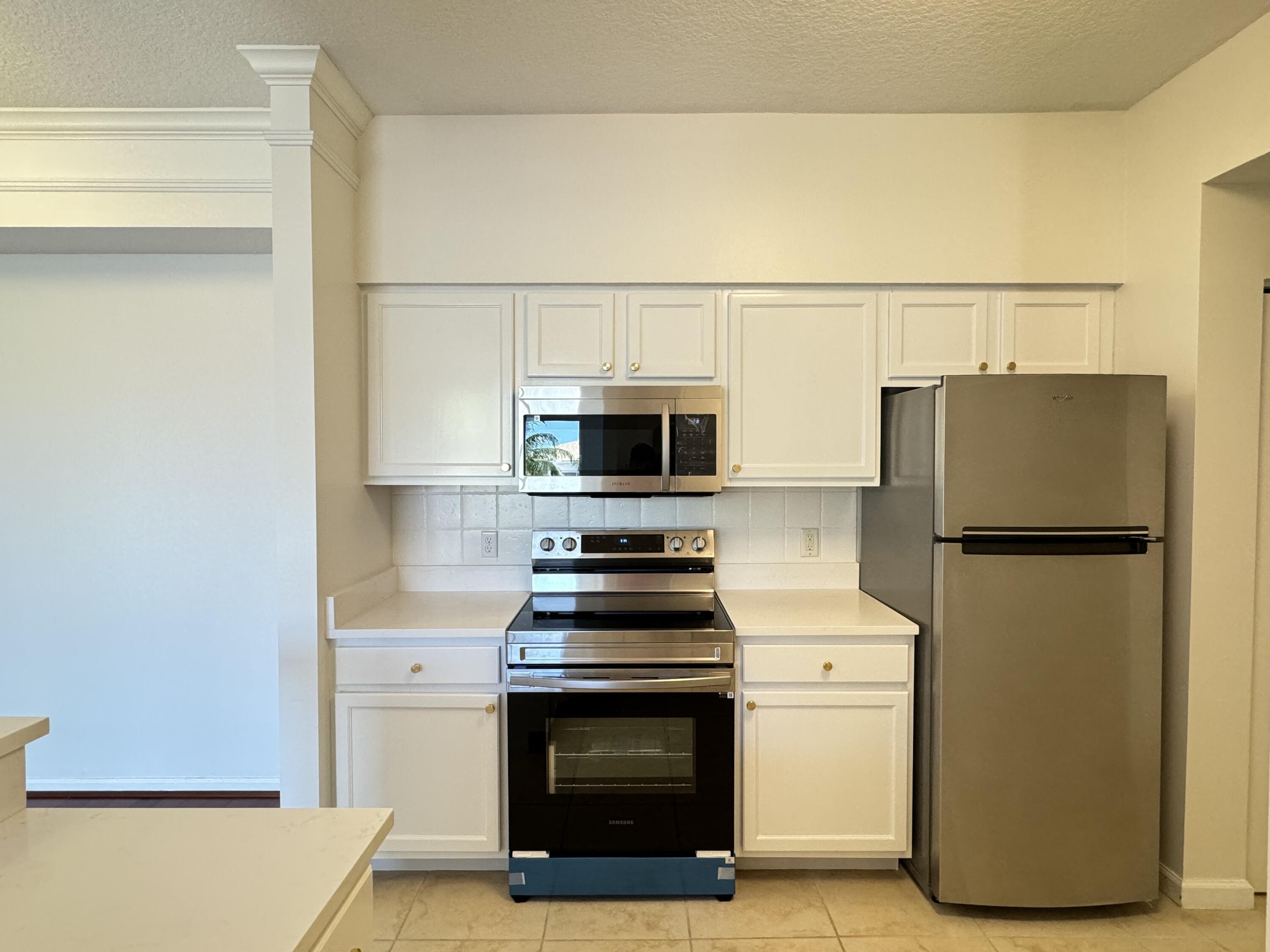 5306 Myrtlewood Circle E — Photo 3