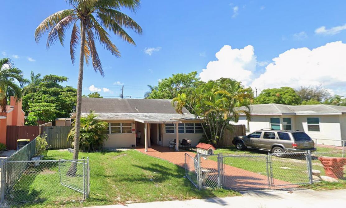 43 SW 11th Street, Dania Beach FL 33004