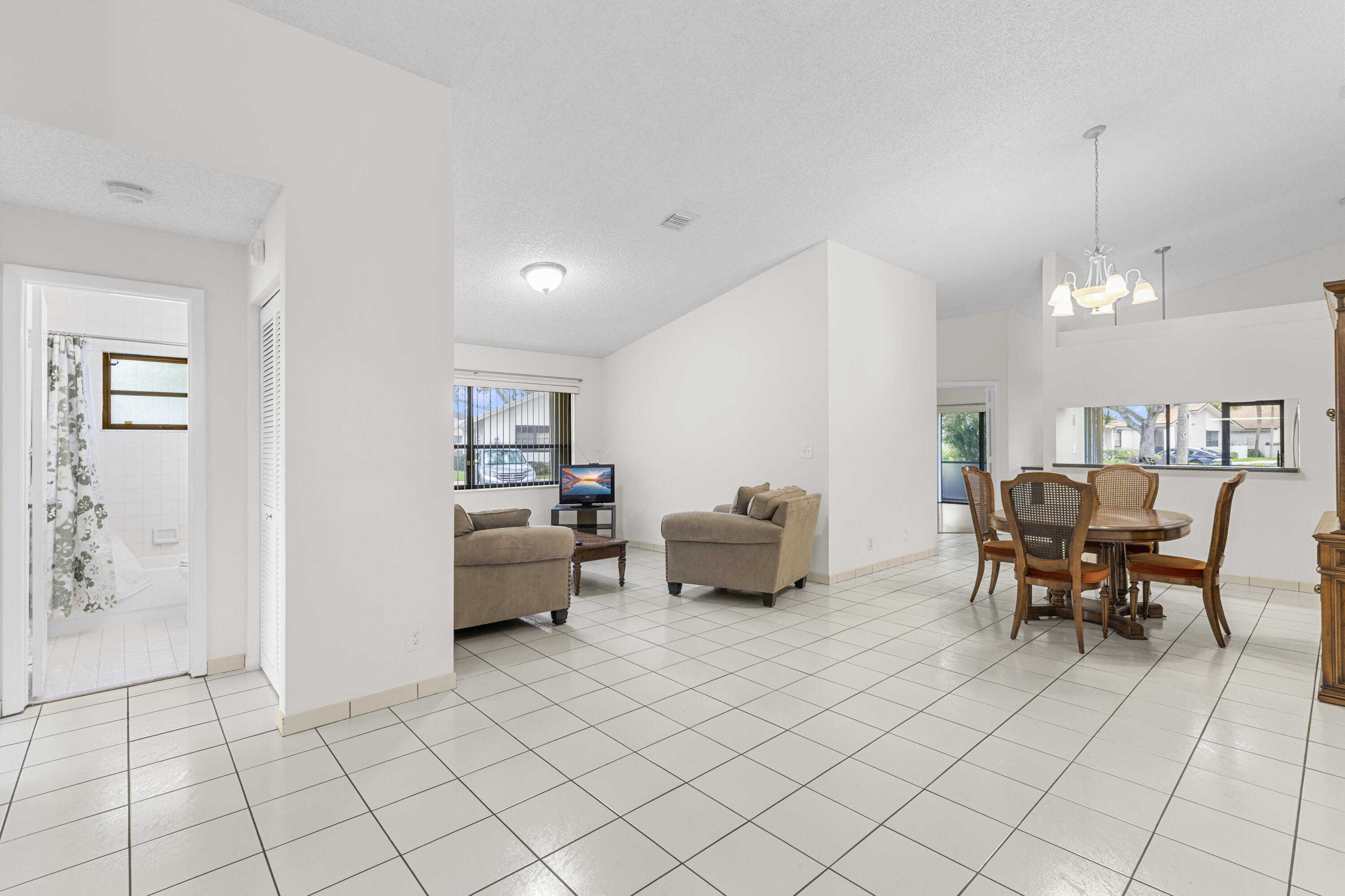 1001 NW 79th Avenue — Photo 5