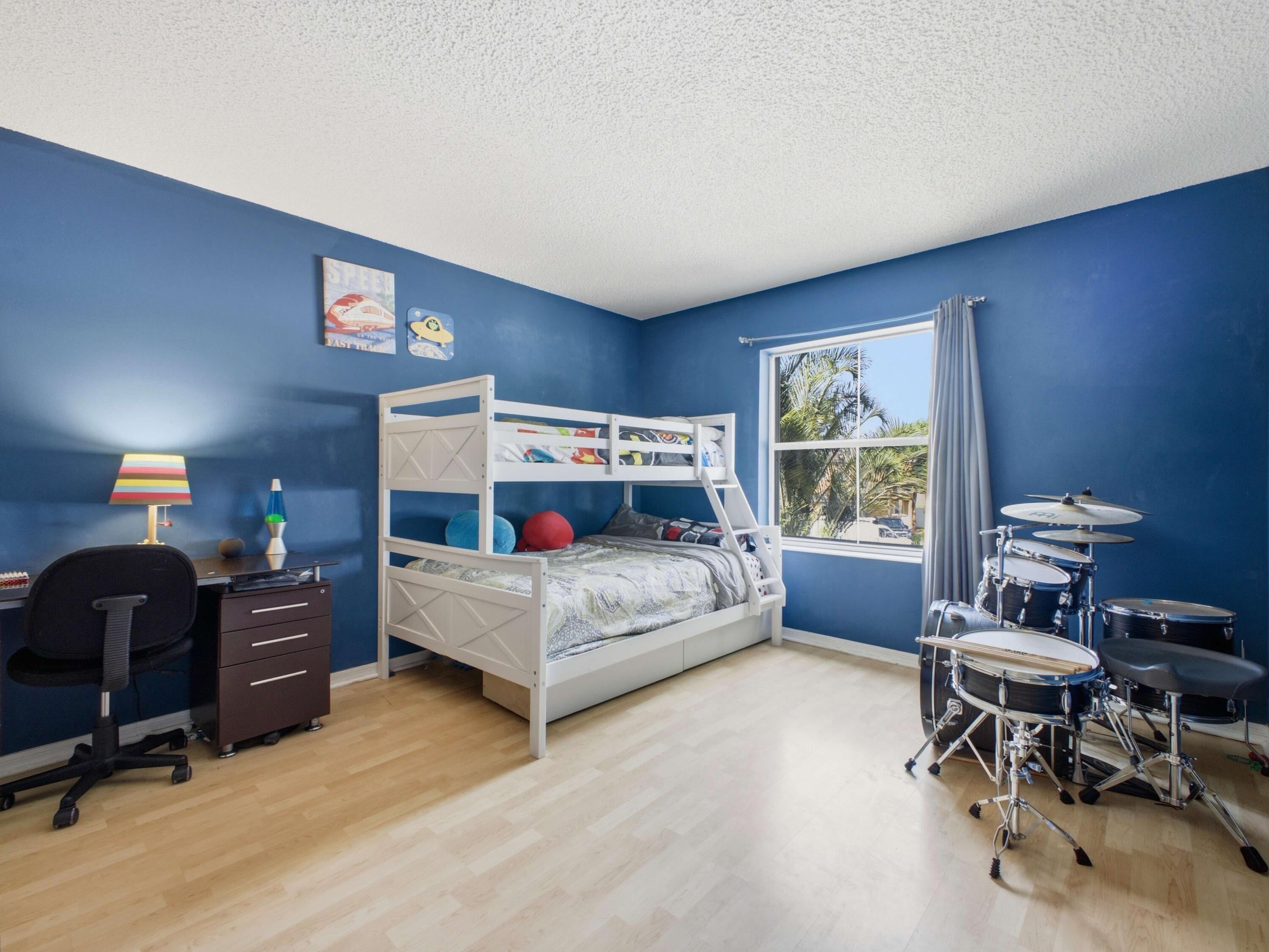 5655 LA QUINTA Court — Photo 2
