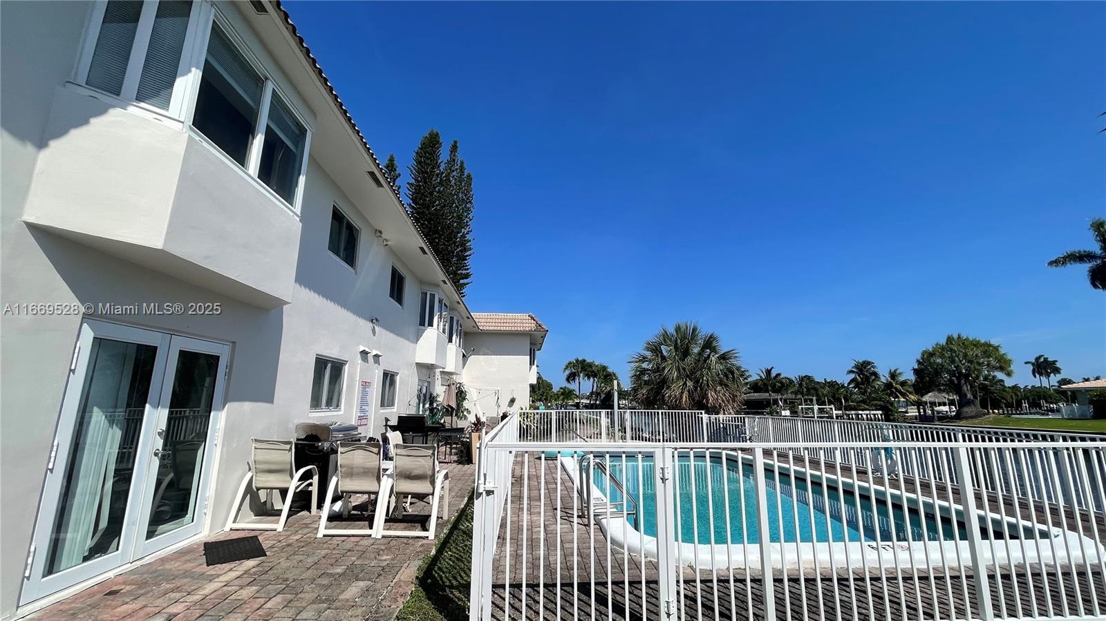 840 Pine Dr # 103, Pompano Beach FL 33060