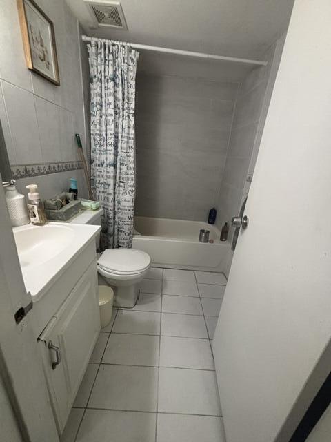 255 NW 27TH Court — Photo 4