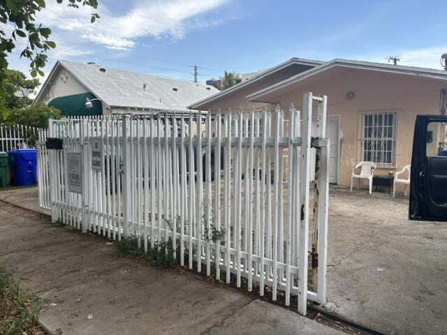 255 NW 27TH Court — Photo 3