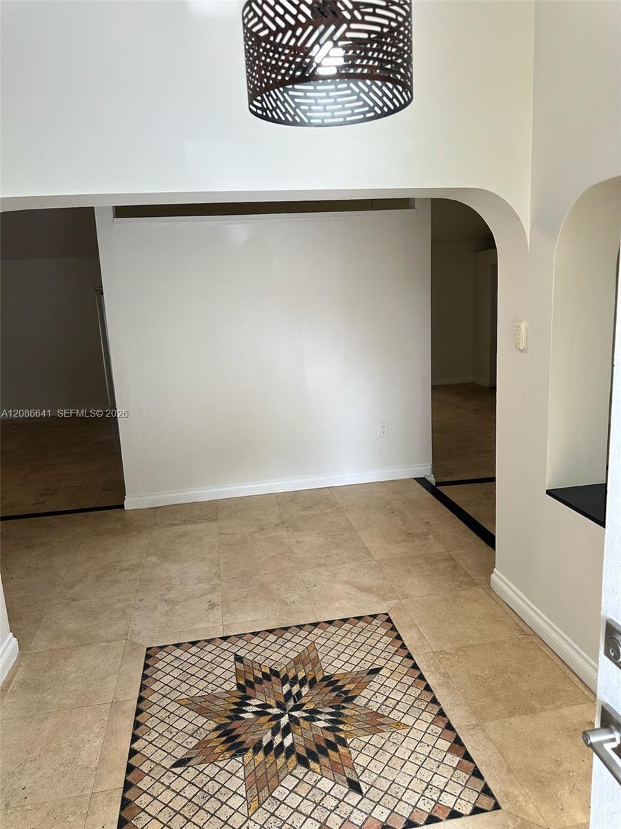 20605 NE 9th Ct # 20605 — Photo 3