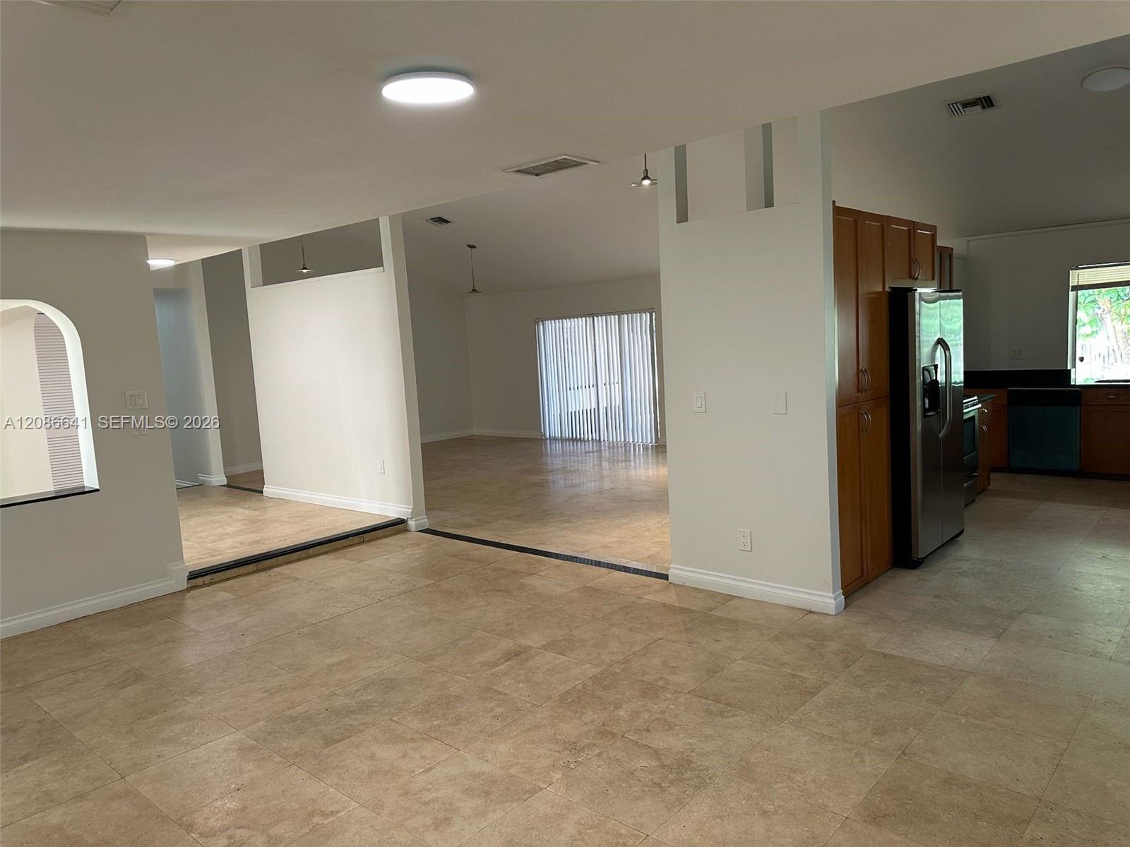 20605 NE 9th Ct # 20605 — Photo 4