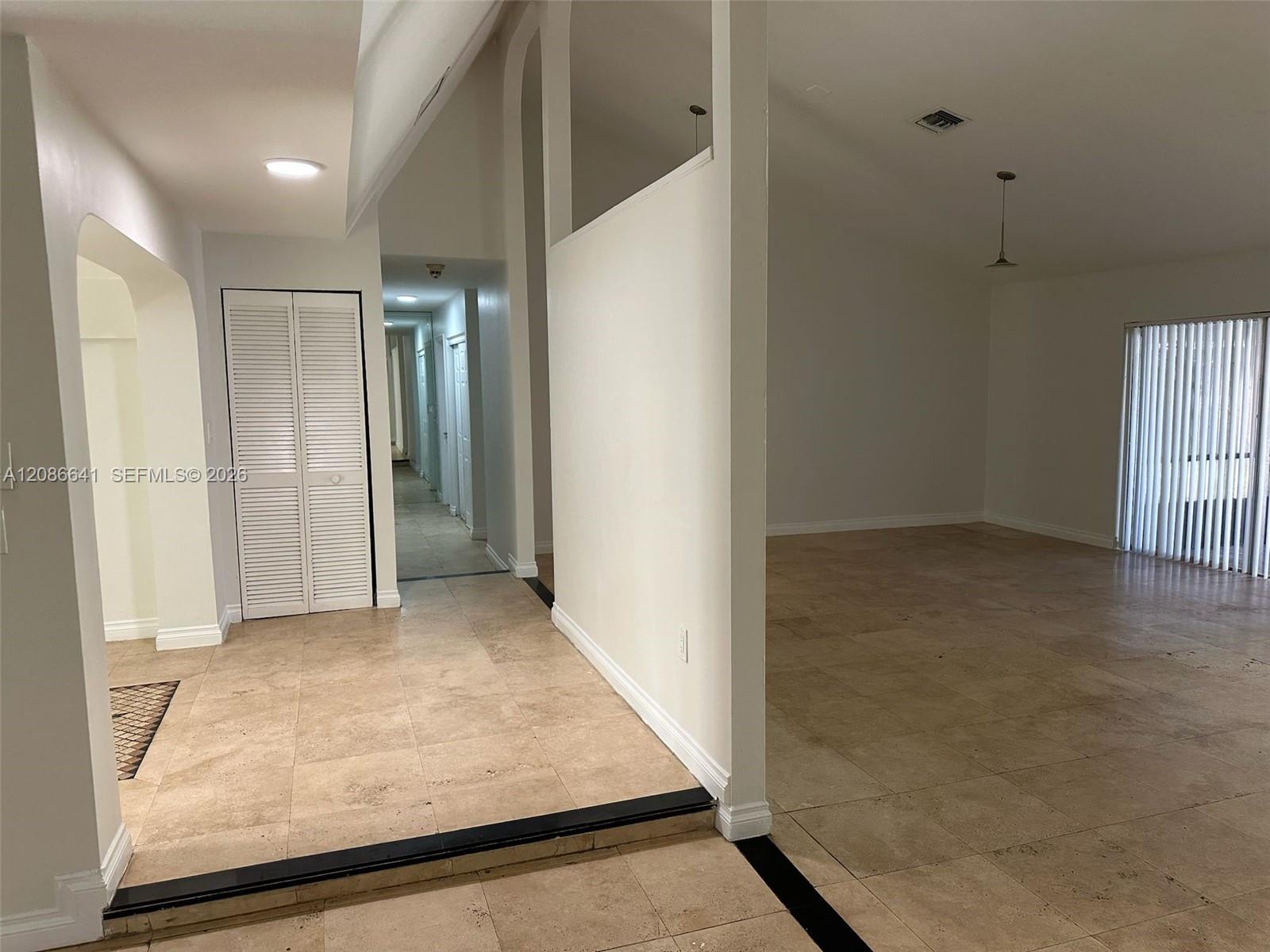 20605 NE 9th Ct # 20605 — Photo 5