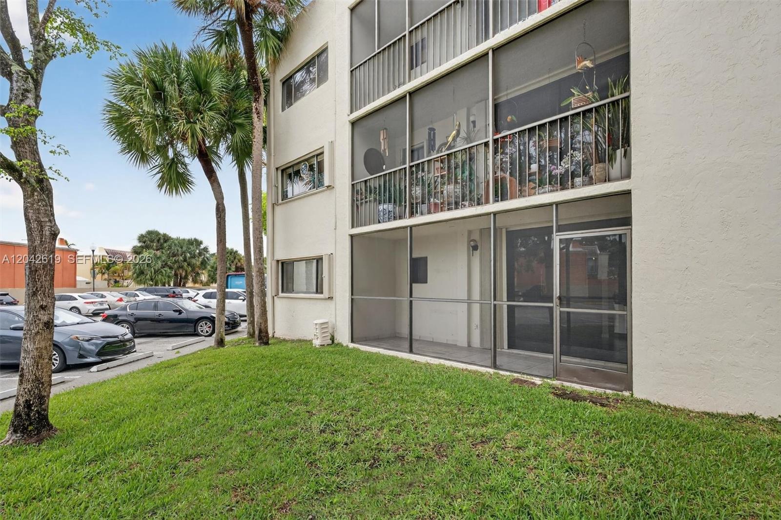 8065 SW 107th Ave # 106 — Photo 2