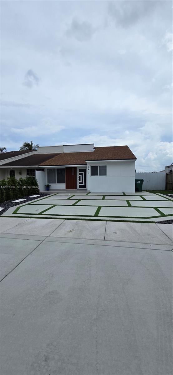 9612 Grand Canal Dr — Photo 3