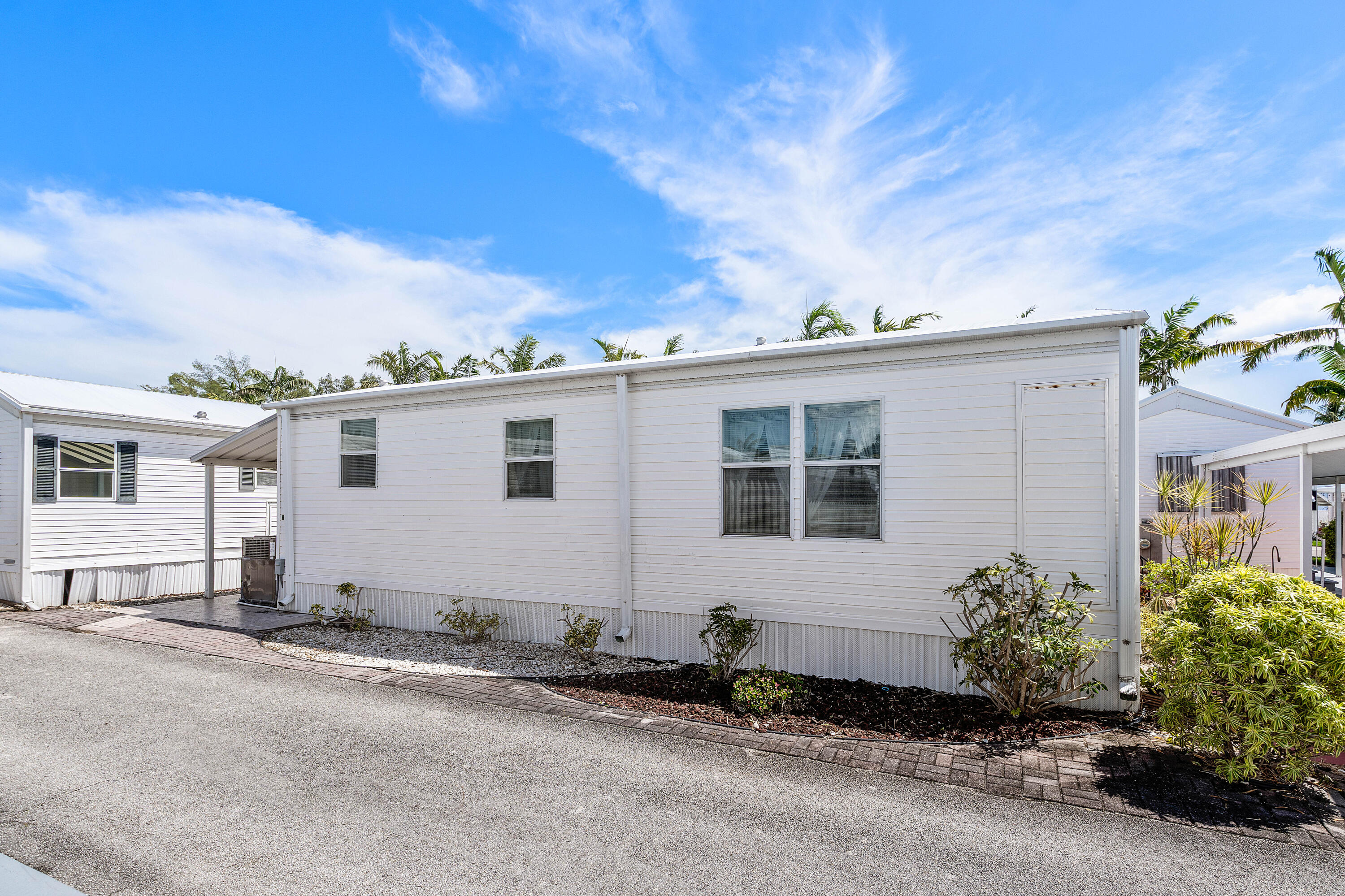 13 Hibiscus Drive # H — Photo 2
