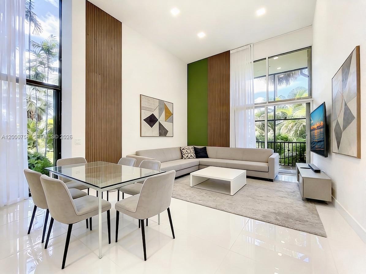 20329 W Country Club Dr, Aventura FL 33180