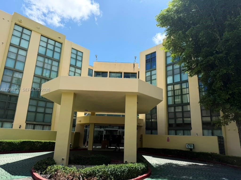11780 SW 18th St # 2, Miami FL 33175