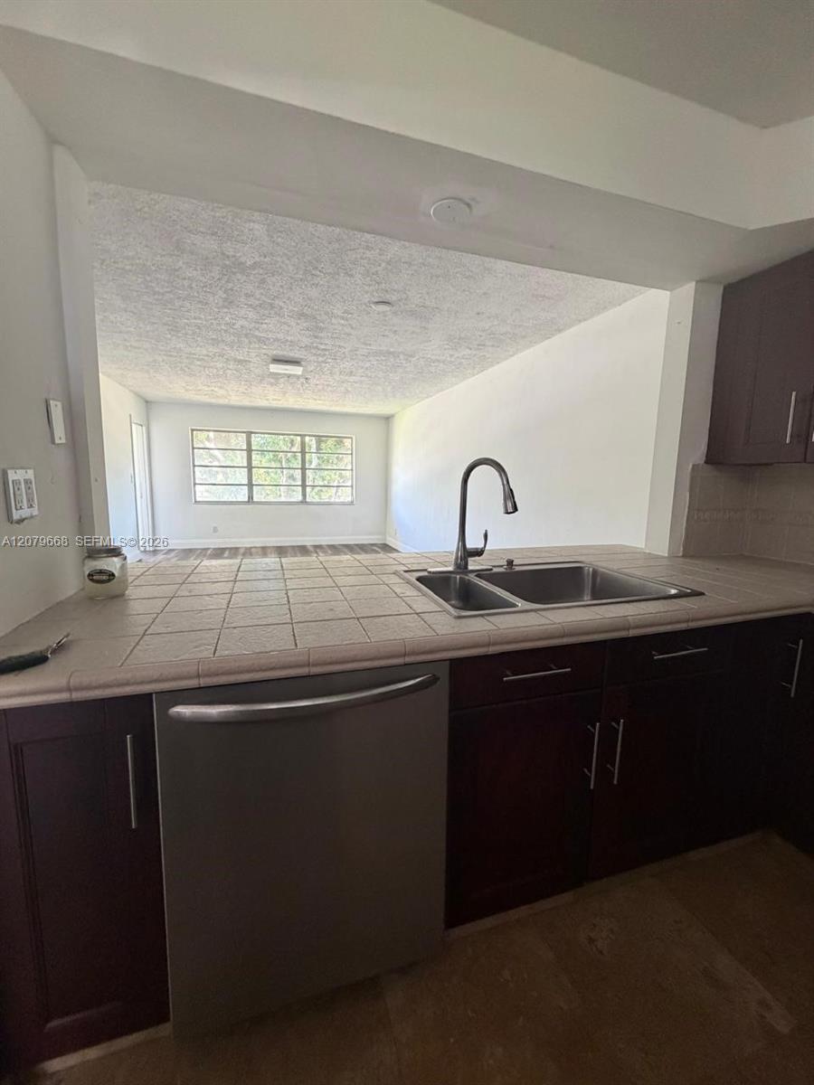1400 NE 191st St # 310 — Photo 3