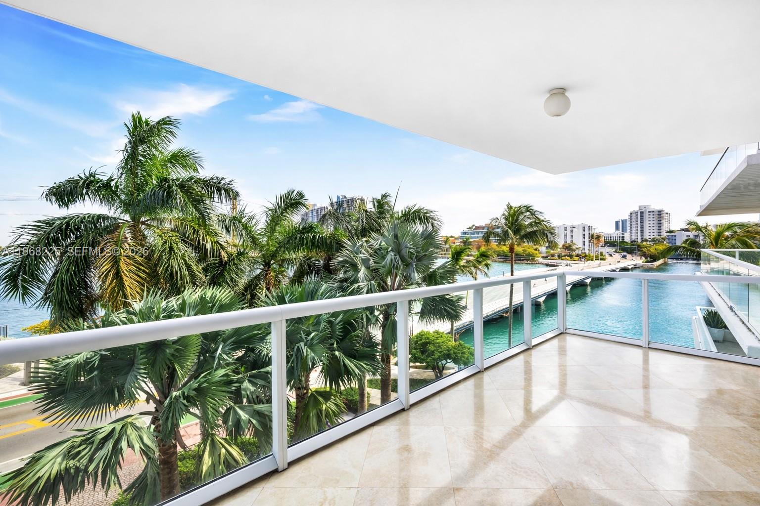 10 Venetian Way # 403, Miami Beach FL 33139