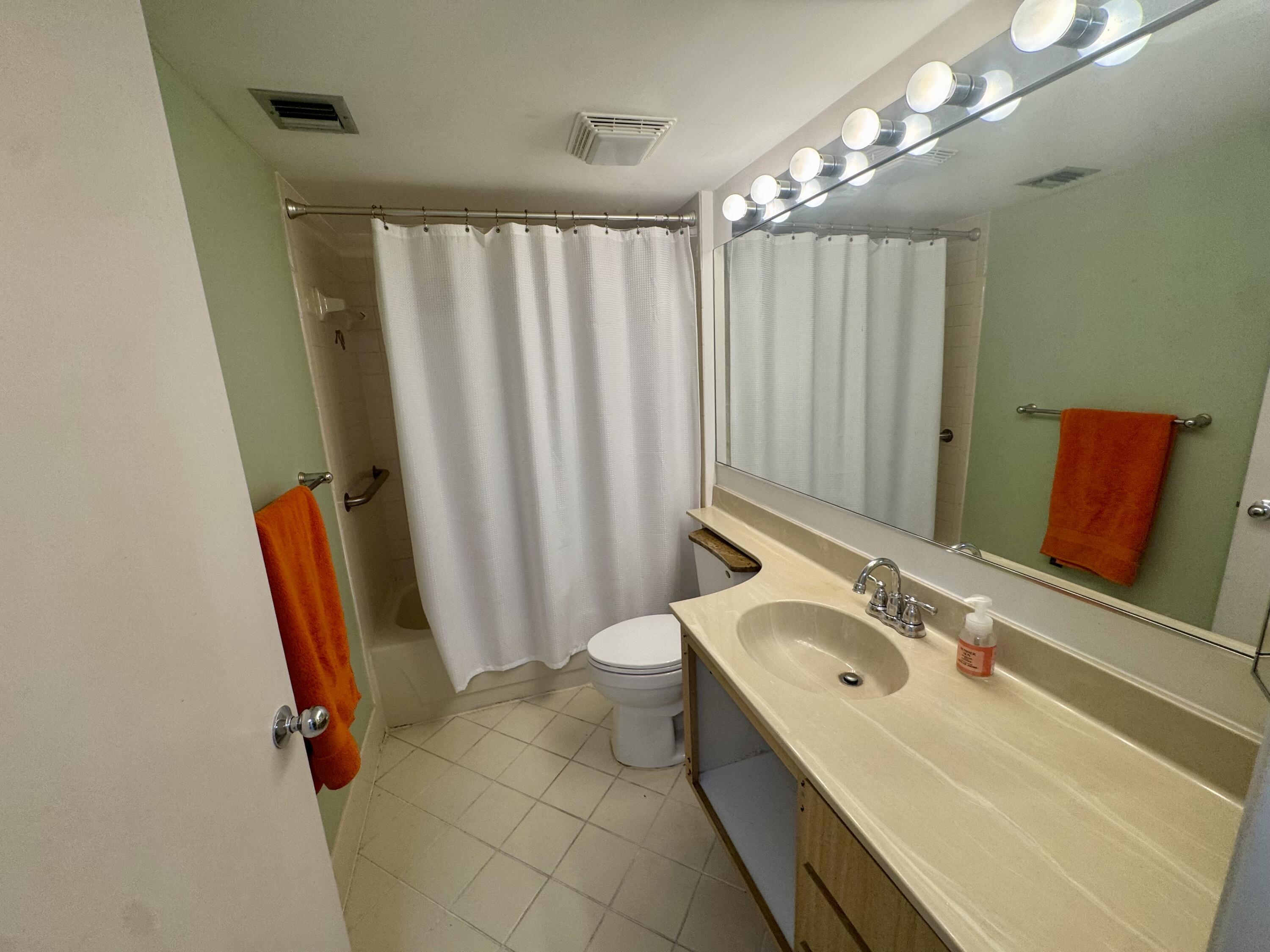 601 SEAFARER Circle # 405 — Photo 3