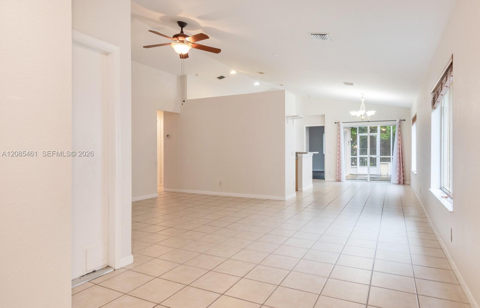 1211 Golden Cane Dr — Photo 2