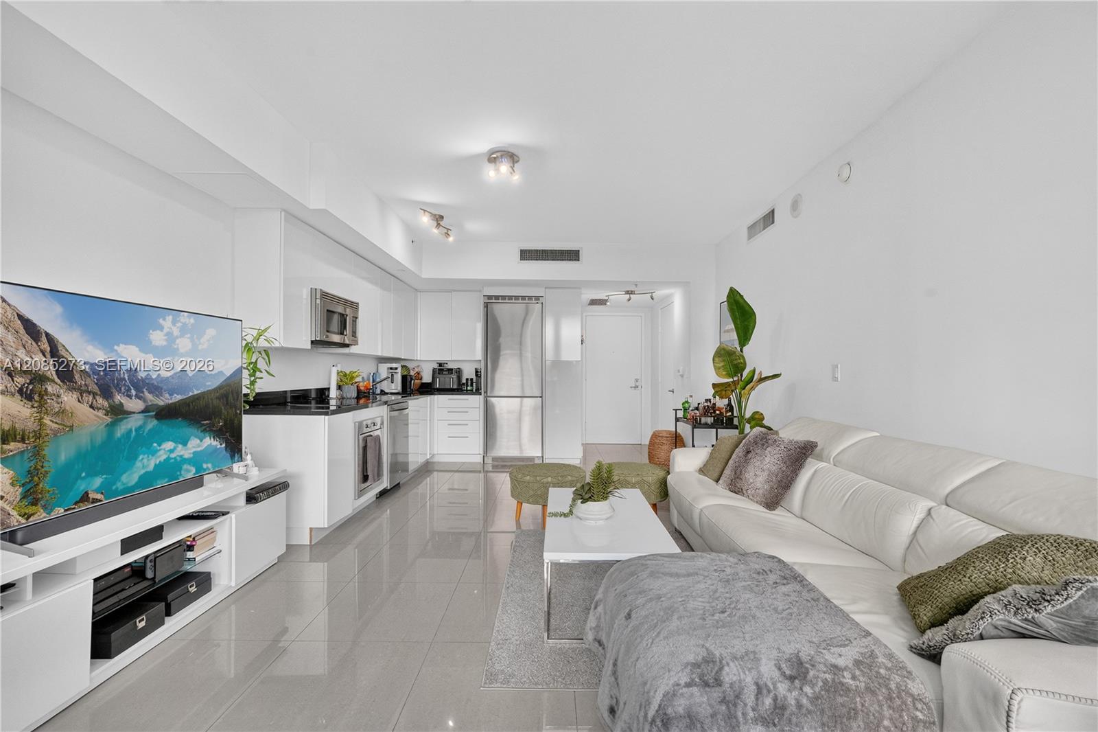 92 SW 3rd St # 4407 — Photo 4