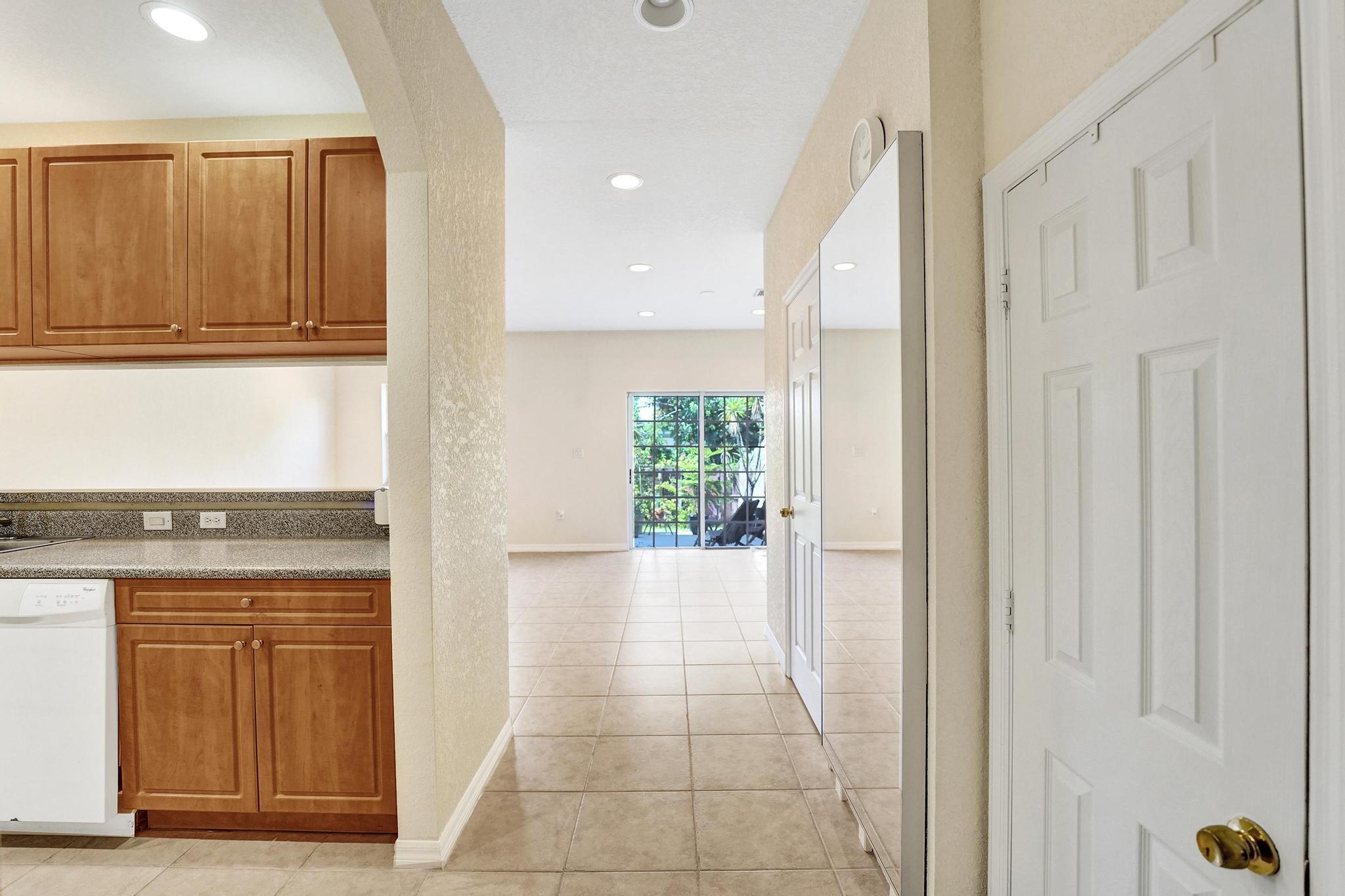 852 NW 9TH Street — Photo 5