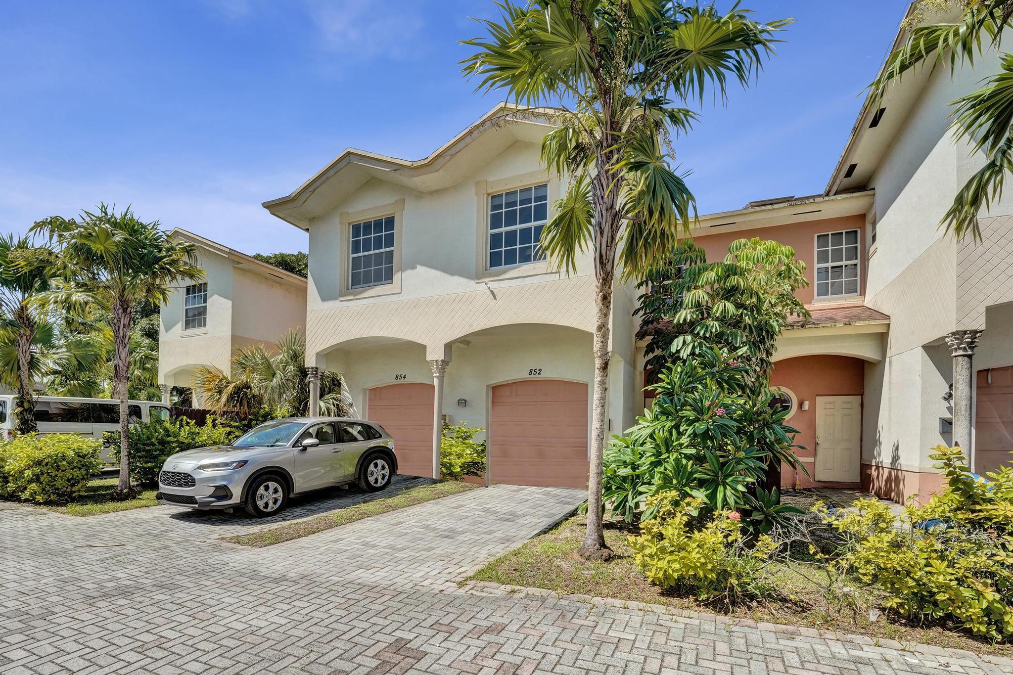 852 NW 9TH Street — Photo 2