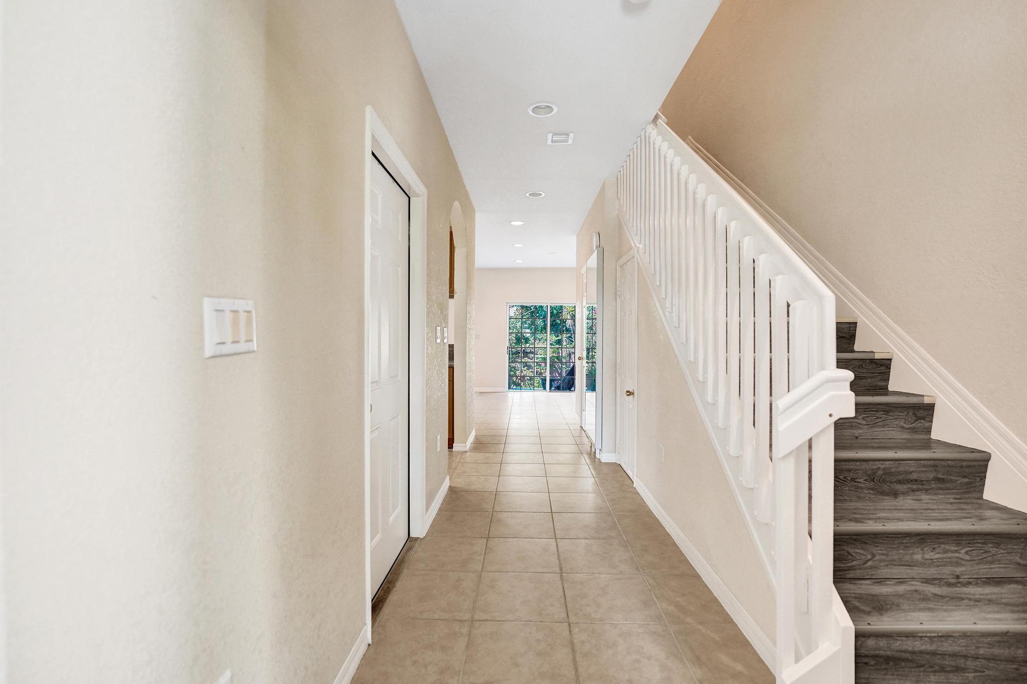 852 NW 9TH Street — Photo 4