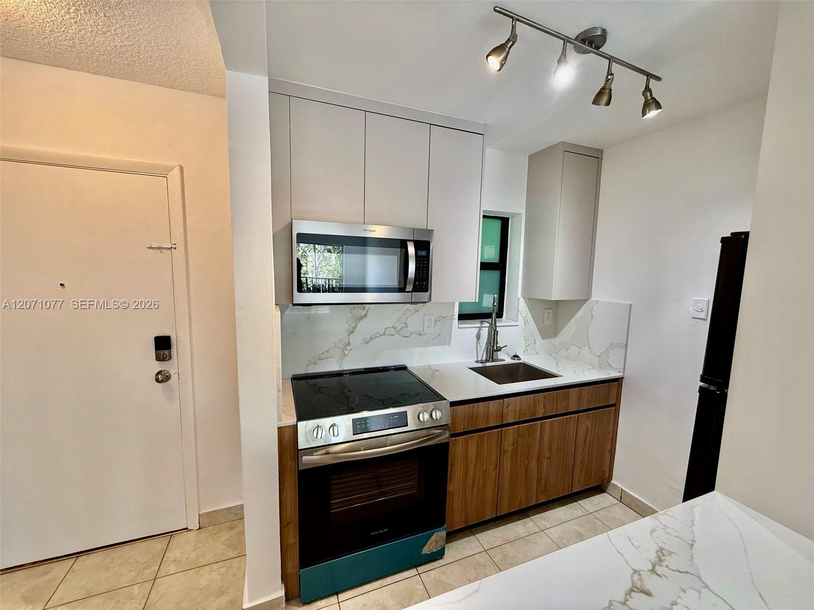 1530 SW 2nd St # 304 View 2