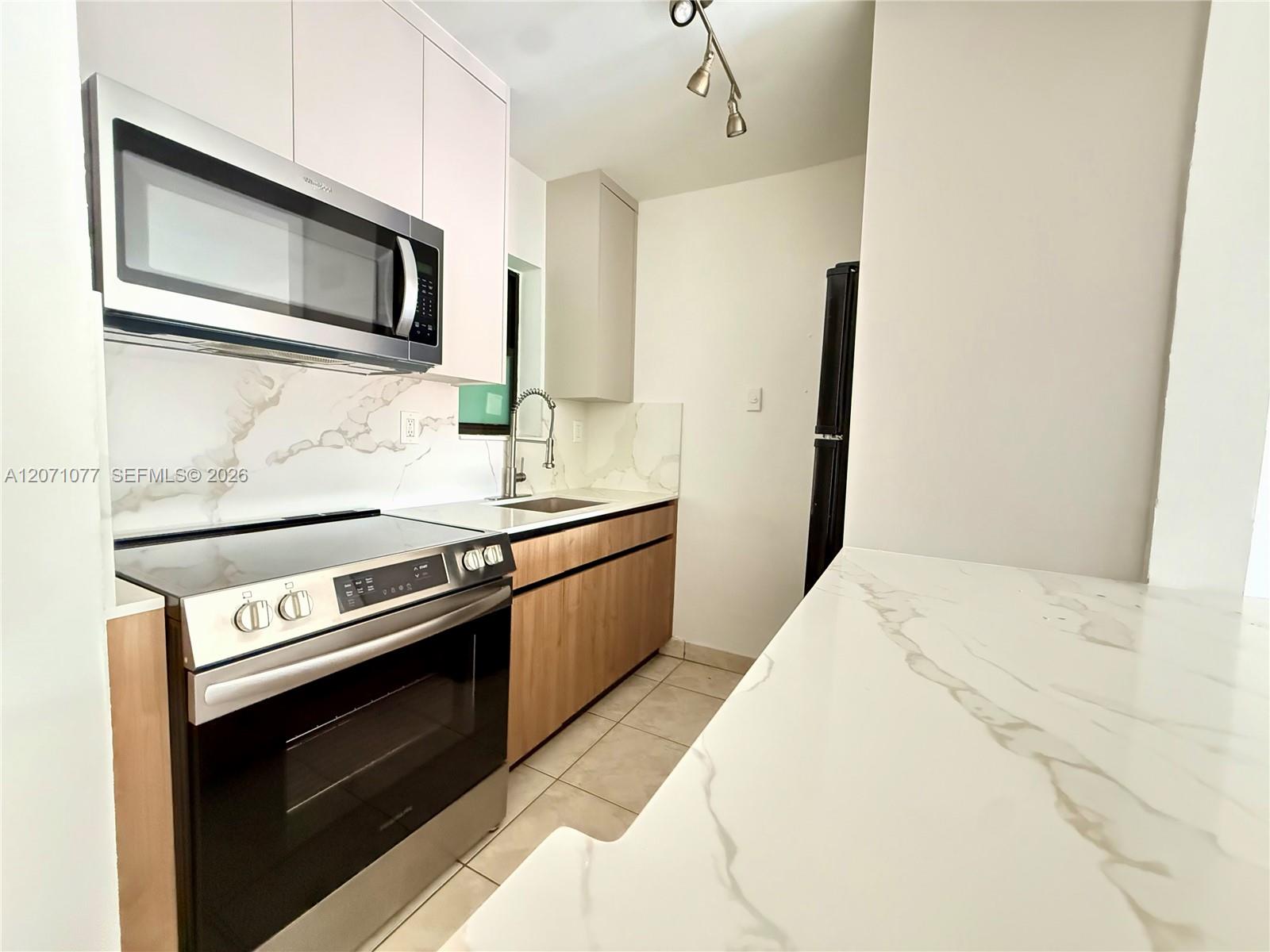 1530 SW 2nd St # 304 View 4