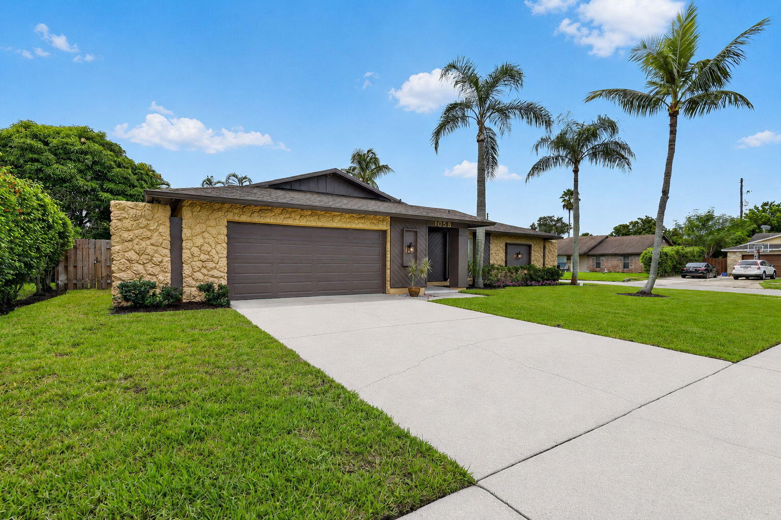 1058 Fernlea Drive — Photo 2