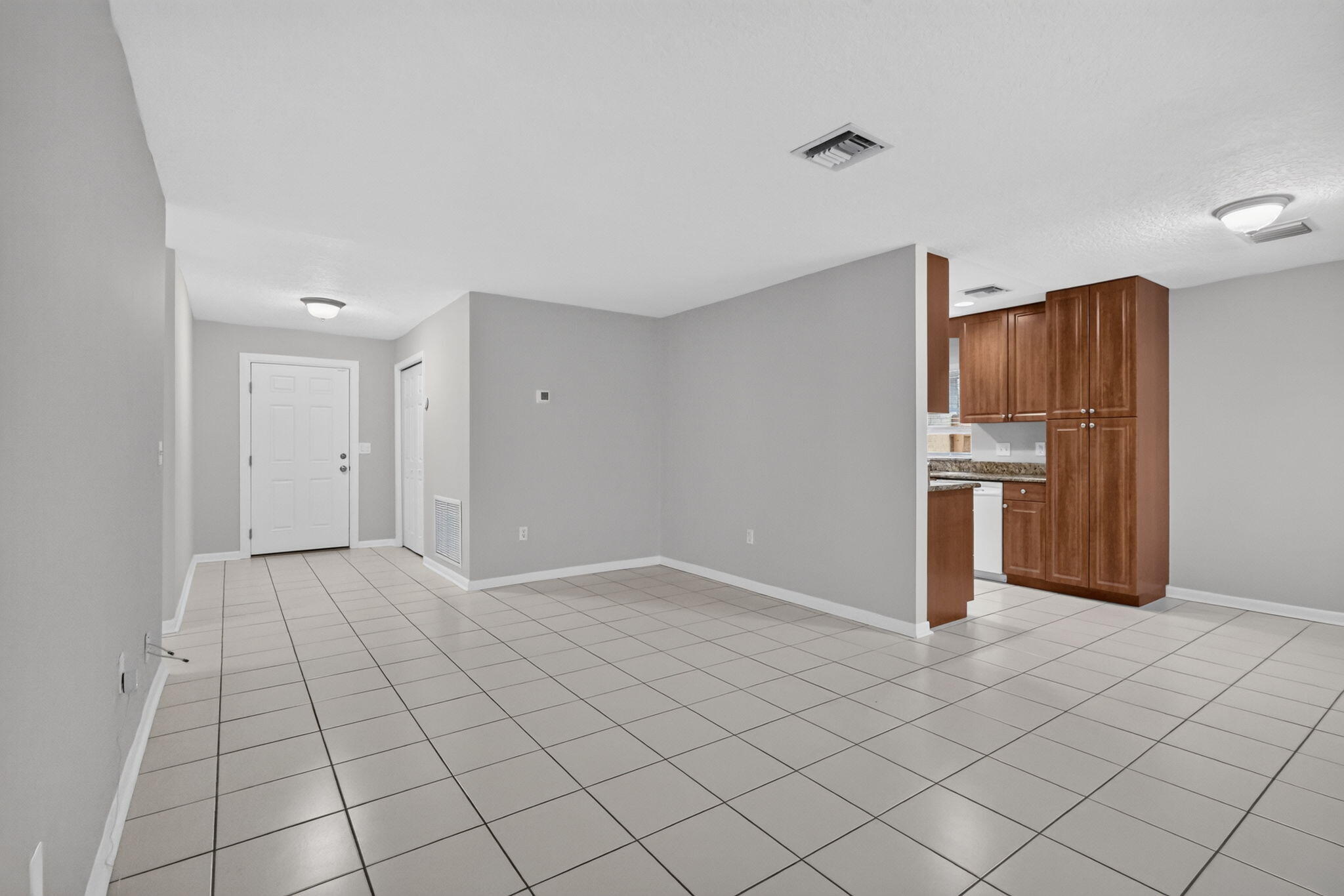 1058 Fernlea Drive — Photo 5