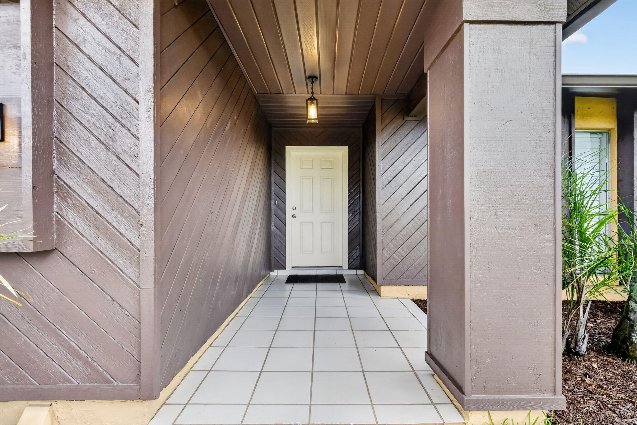 1058 Fernlea Drive — Photo 4