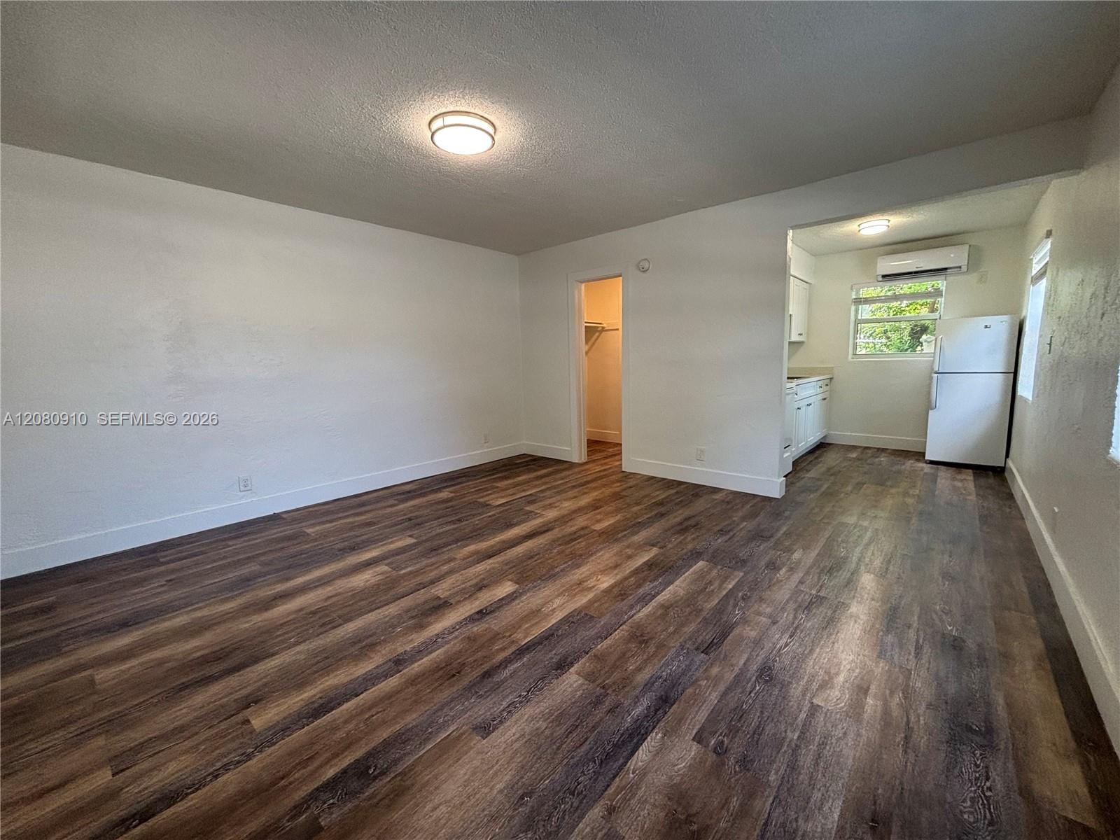 1821 Thomas St # 6 — Photo 3