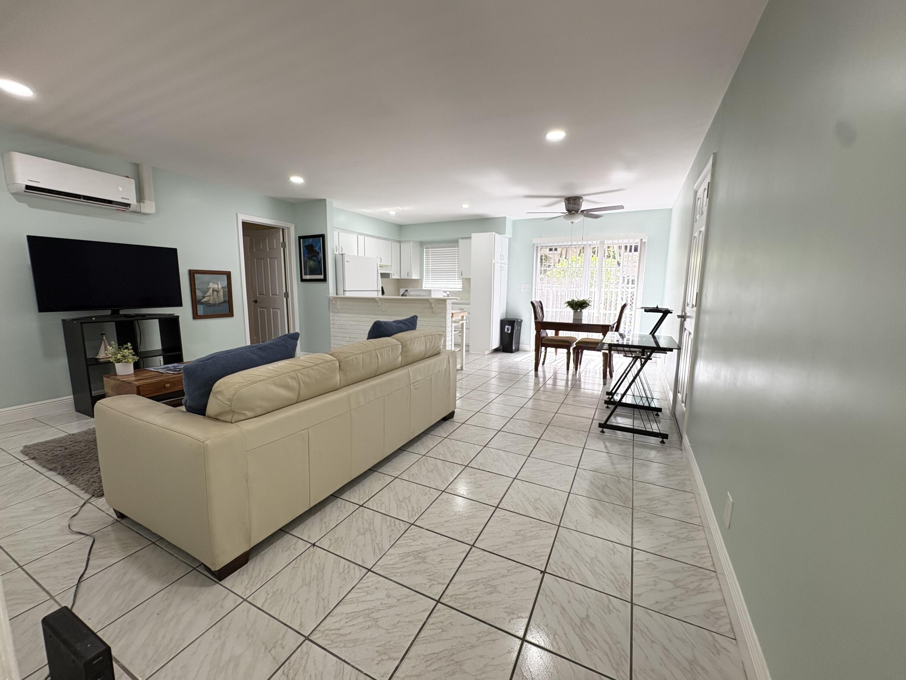 720 SE 15th Street # 2 — Photo 2