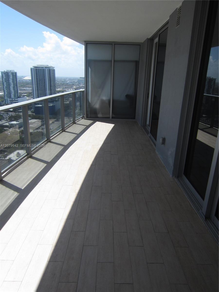 488 NE 18th St # 3404 — Photo 3
