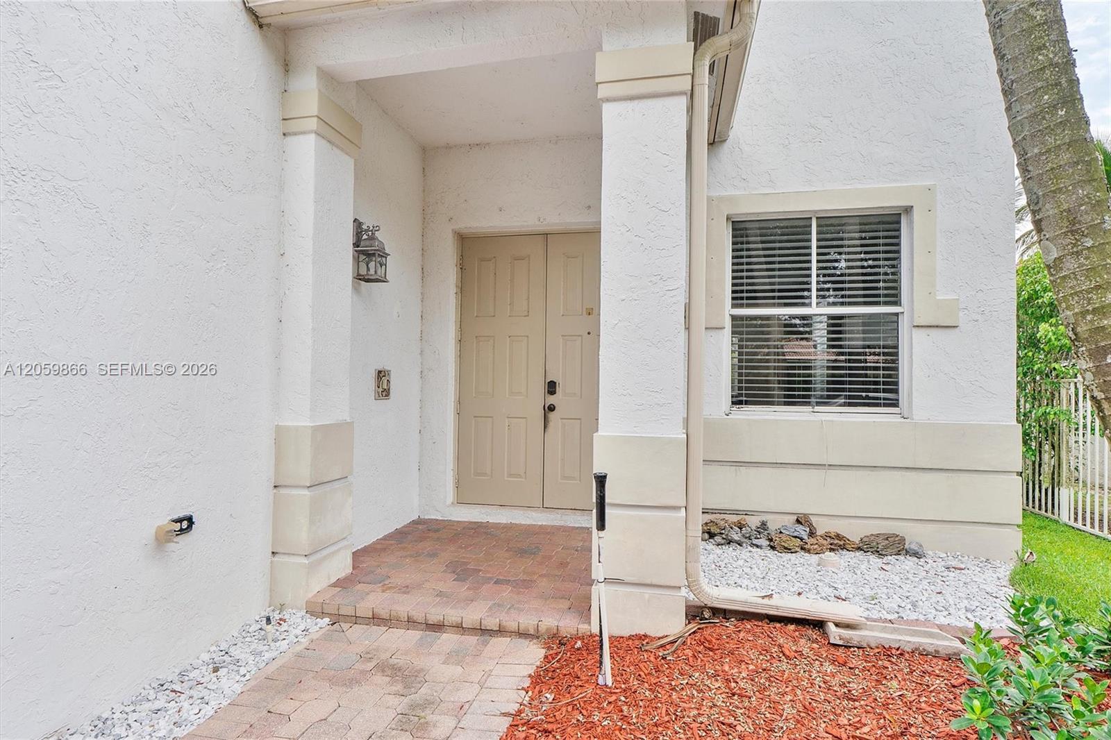 4389 Laurel Ridge Cir — Photo 3