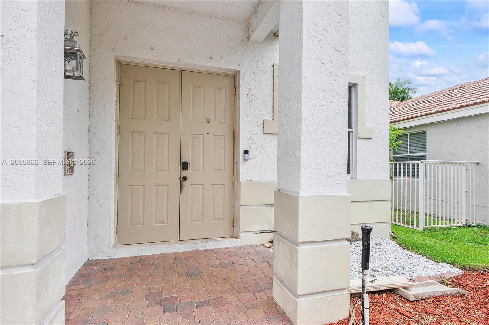 4389 Laurel Ridge Cir — Photo 4