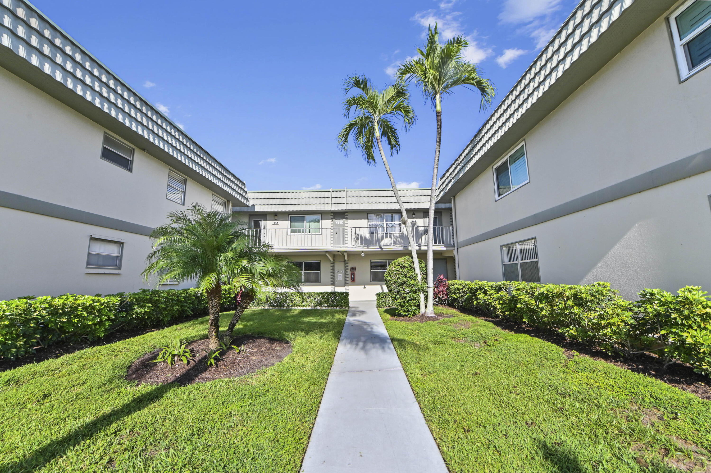 233 Monaco Boulevard E, Delray Beach FL 33446