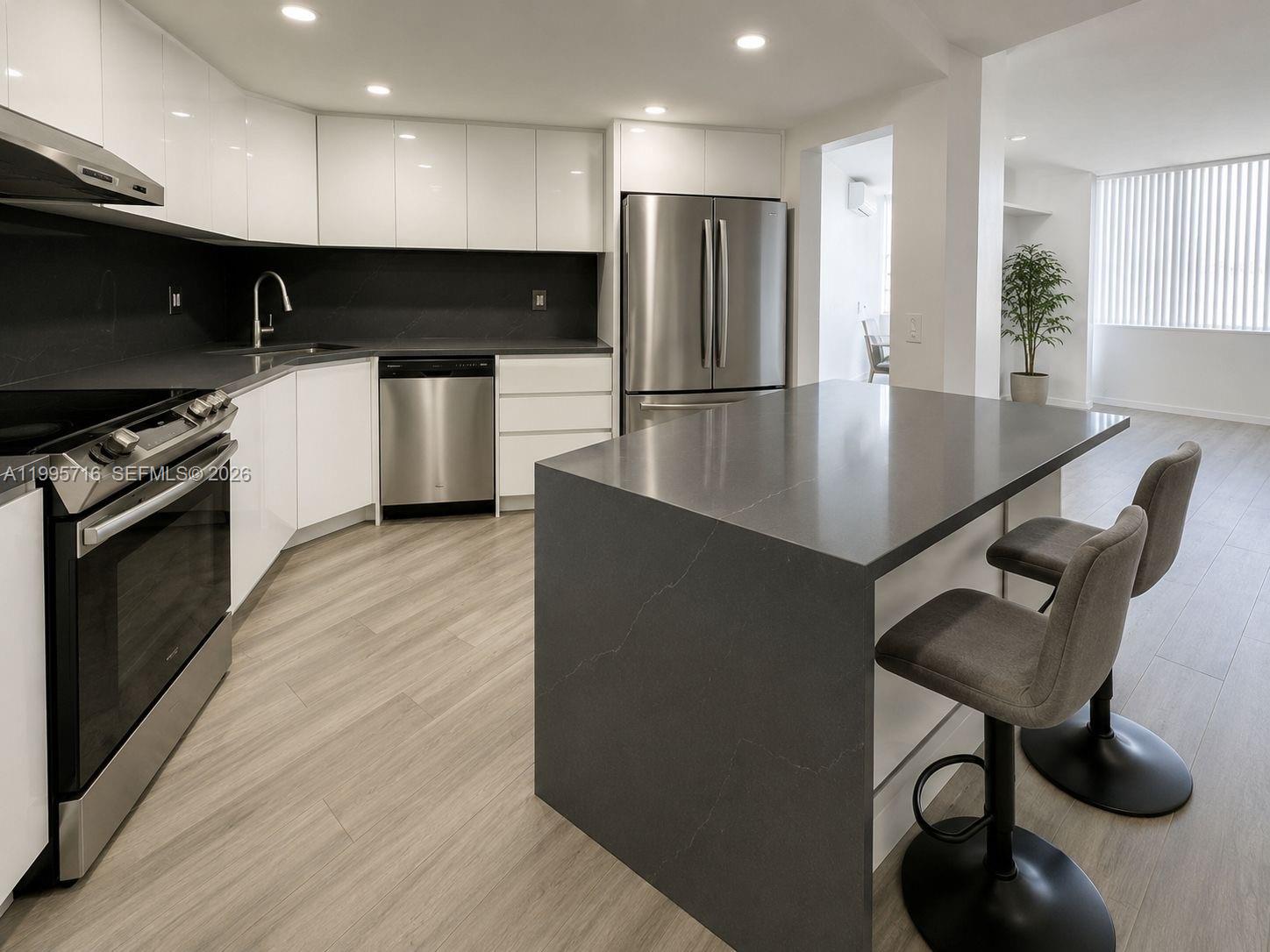 2750 NE 183rd St # 2407, Aventura FL 33160