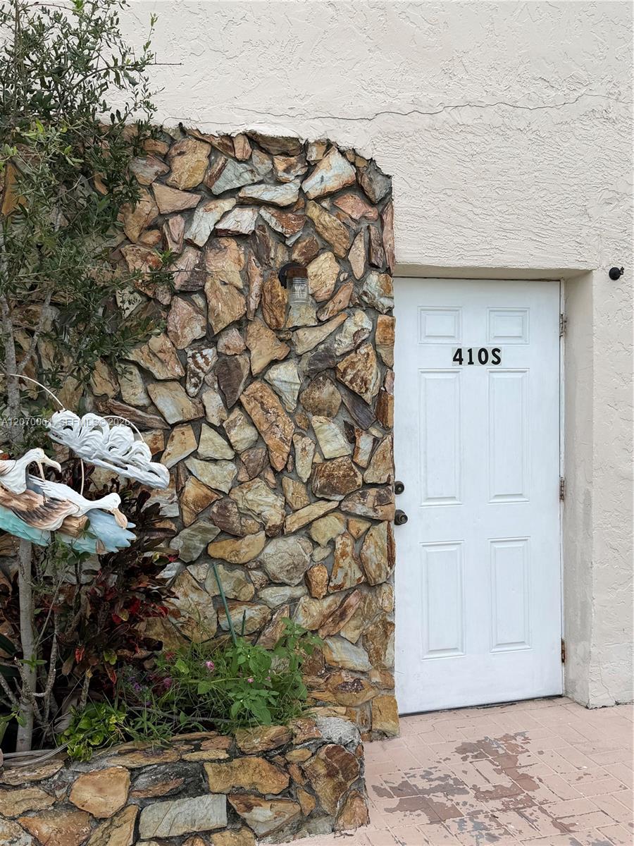 410 N 58th Ave, Hollywood FL 33021