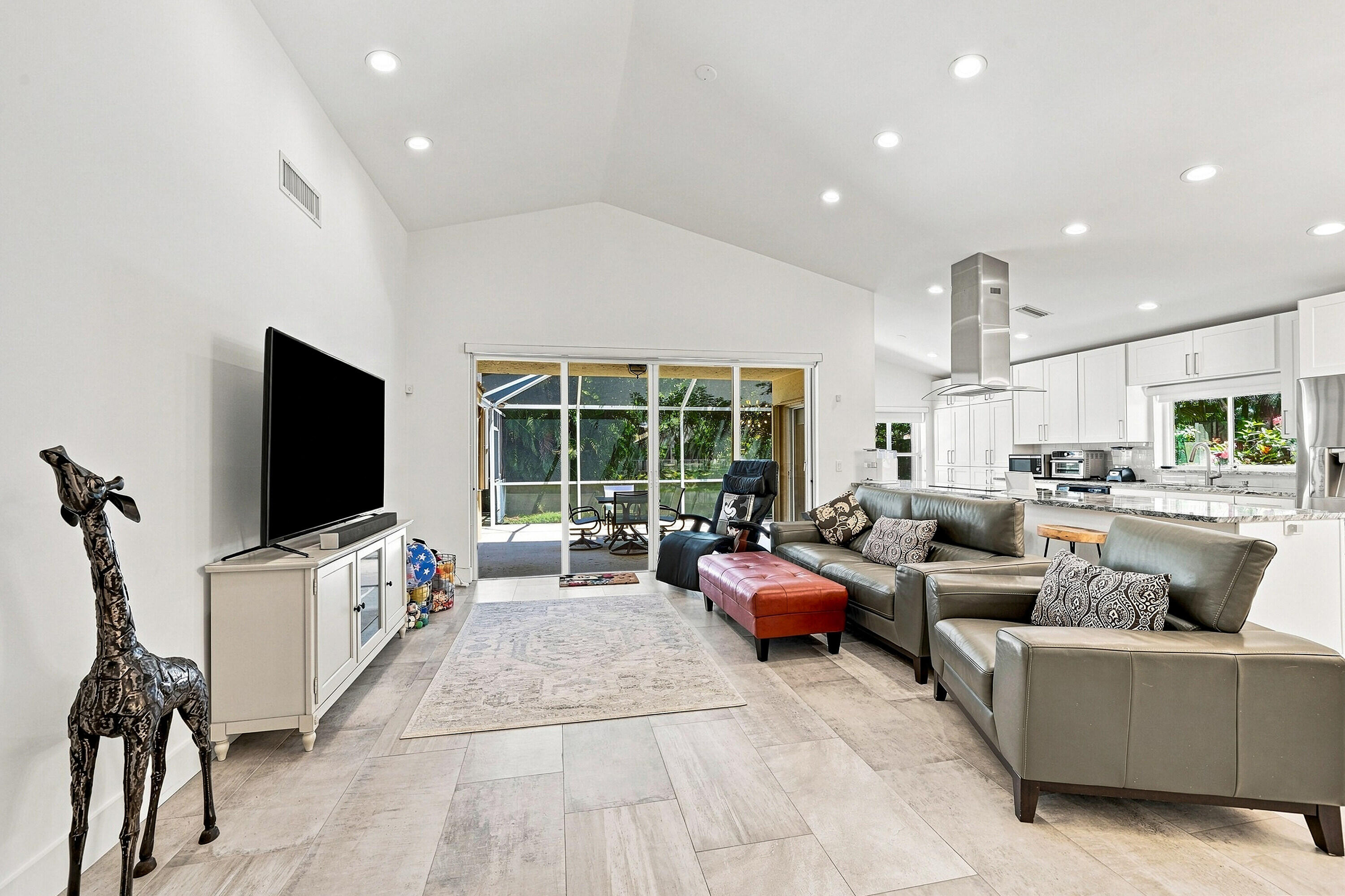 1031 NW 108TH Avenue — Photo 5