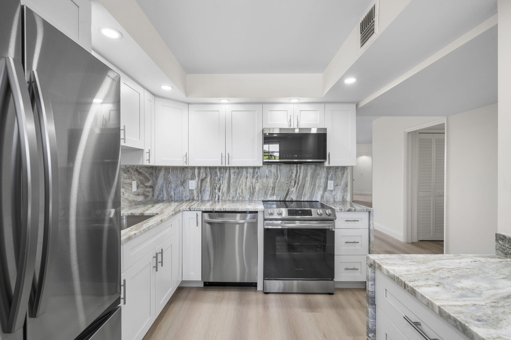 4020 W PALM AIRE Drive # 408, Pompano Beach FL 33069
