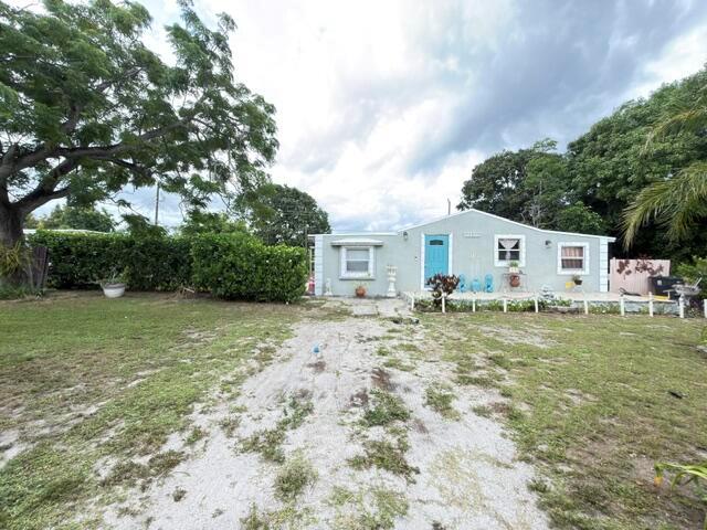 1185 Alto Road, Lake Worth FL 33462
