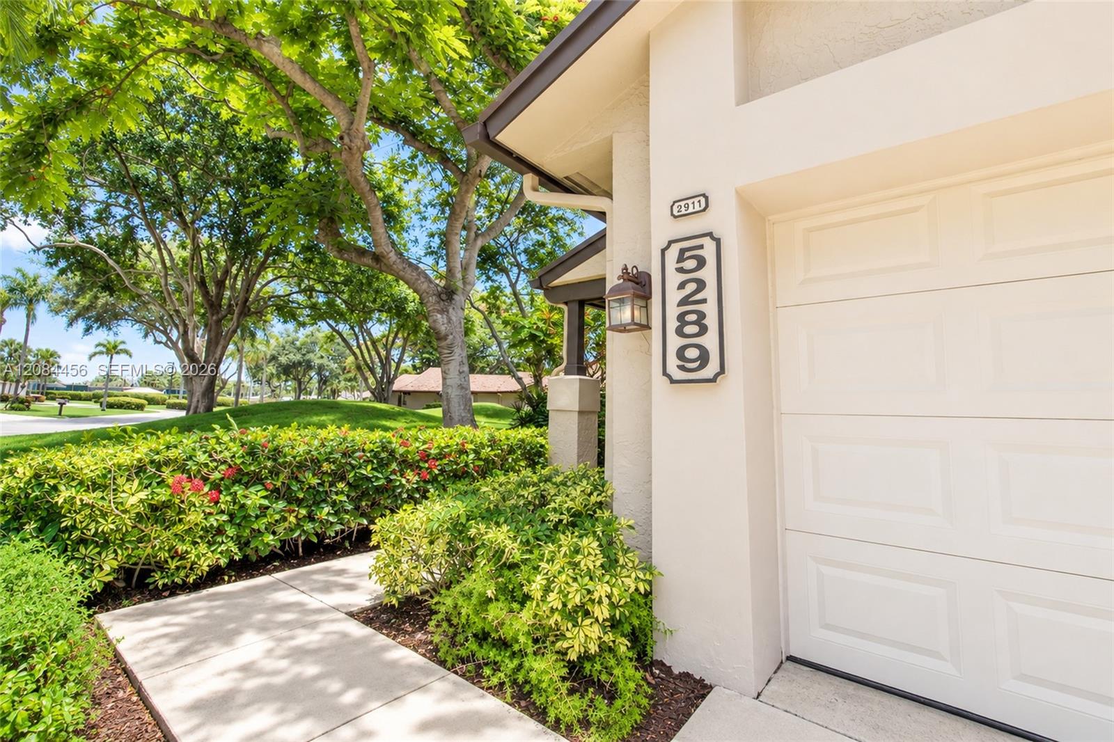 5289 Fairway Woods Dr # 2911 — Photo 2