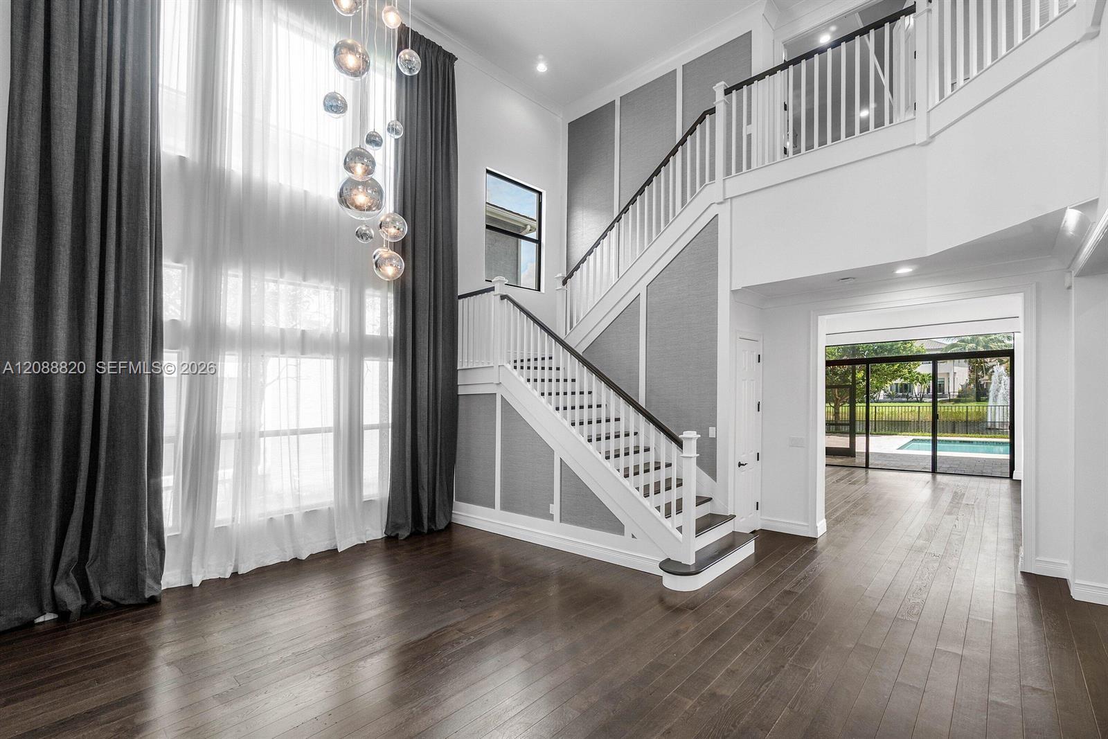 9747 Vitrail Ln — Photo 4