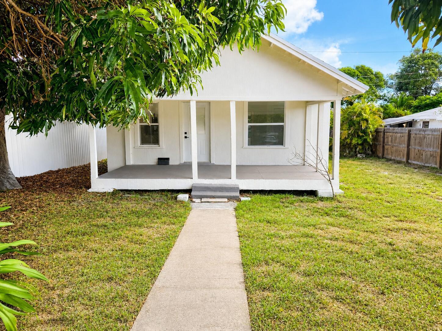 719 Tuscaloosa Street, West Palm Beach FL 33405