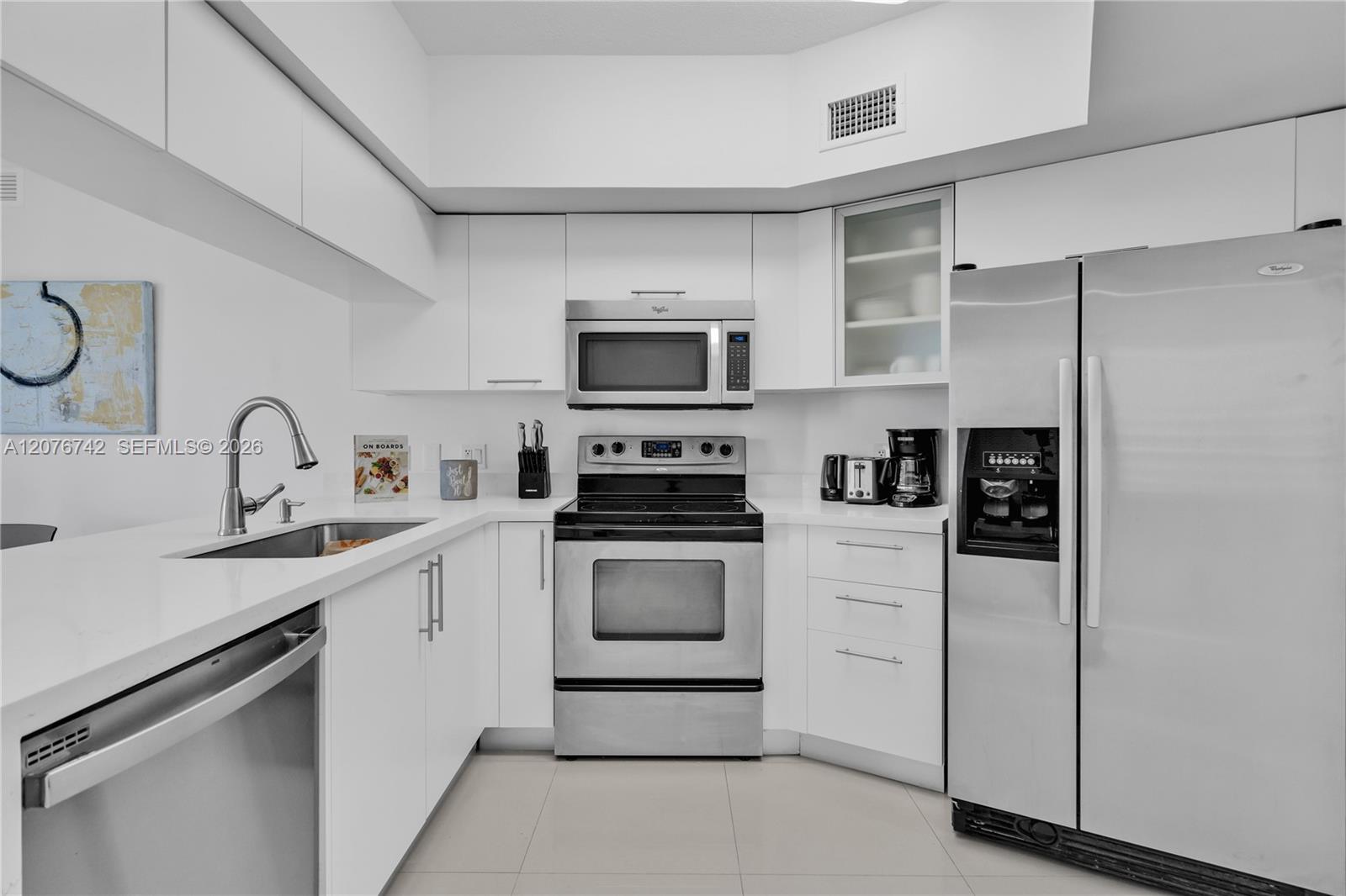 1750 N Bayshore Dr # 1602 — Photo 3